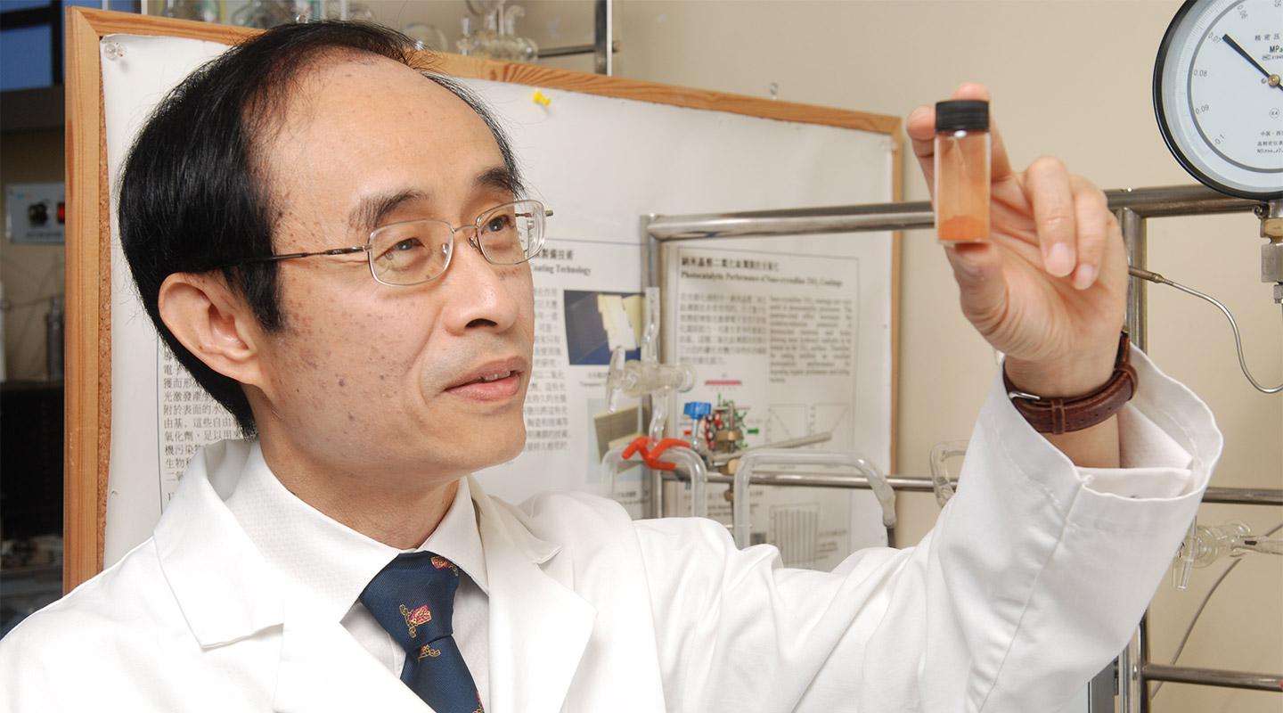 Prof. Jimmy Yu uncovers a single element that produces clean-burning hydrogen from just water and sunlight