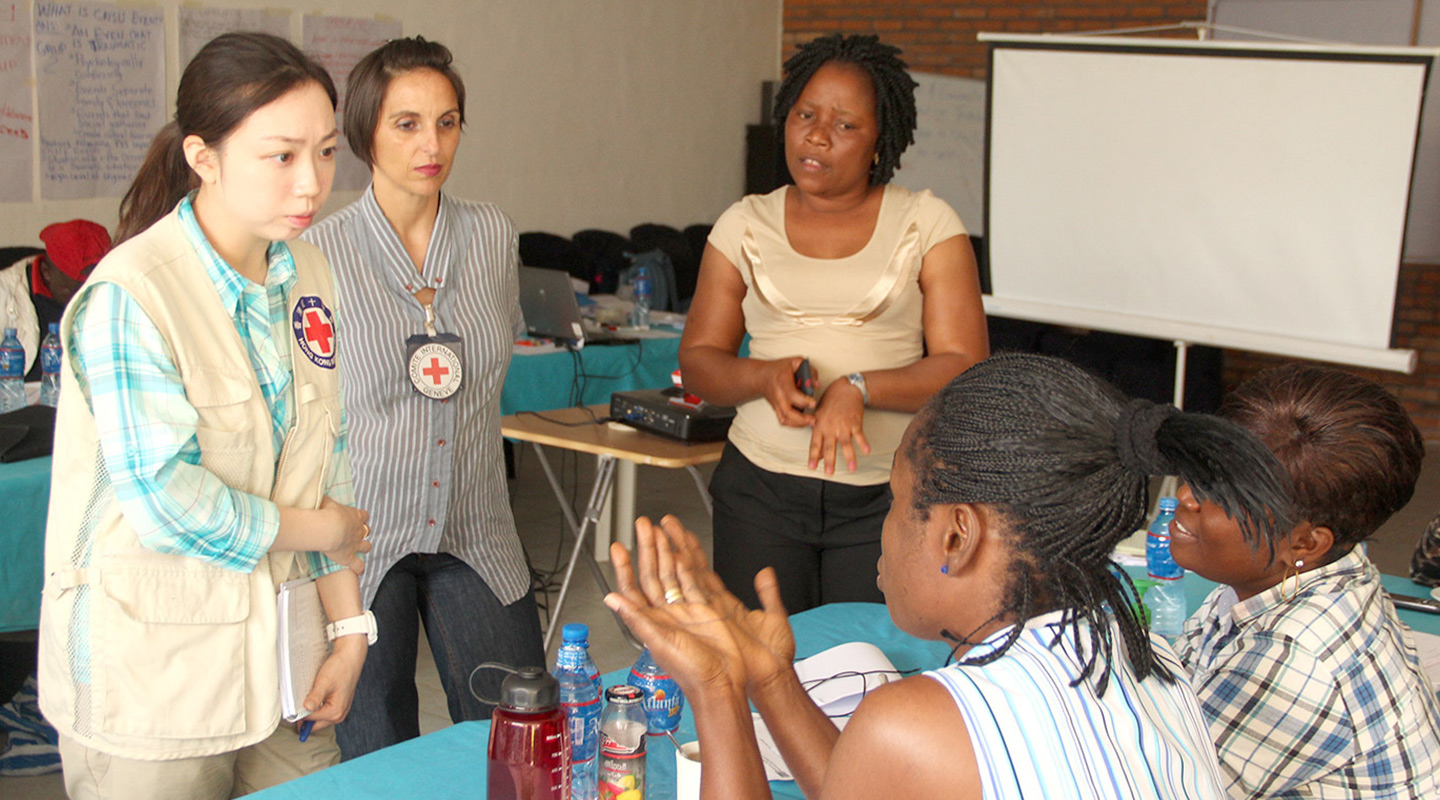 於西非利比利亞為當地的心理輔導員提供培訓
