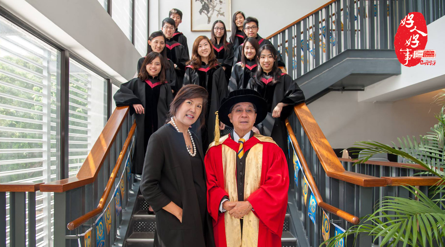 Dr. and Mrs. Ho Tzu-leung with students of S.H. Ho College