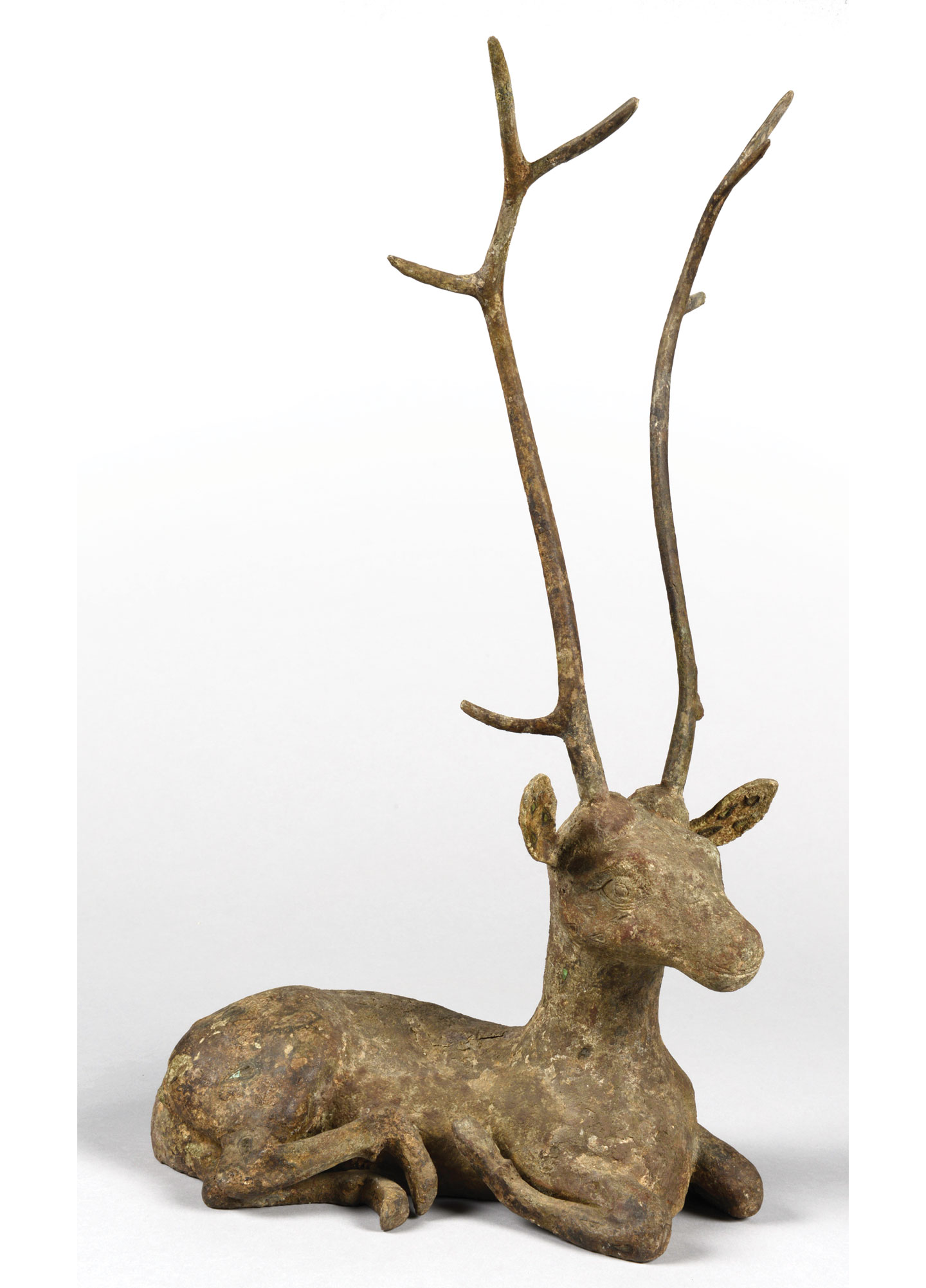Bronze Deer Inlaid with Gems<br>
Western Han or earlier<br>
Height (including antlers): 52 cm<br>
Length: 26 cm<br>
Unearthed in the Western Han Tomb at Sanlidun, Lianshui County, Jiangsu Province<br>
<br>
The Bronze Deer is on display in the Art Museum of CUHK in the exhibition ‘From the Realm of the Immortals: Meanings and Representations of the Deer from the Nanjing Museum’, until 28 May 2017