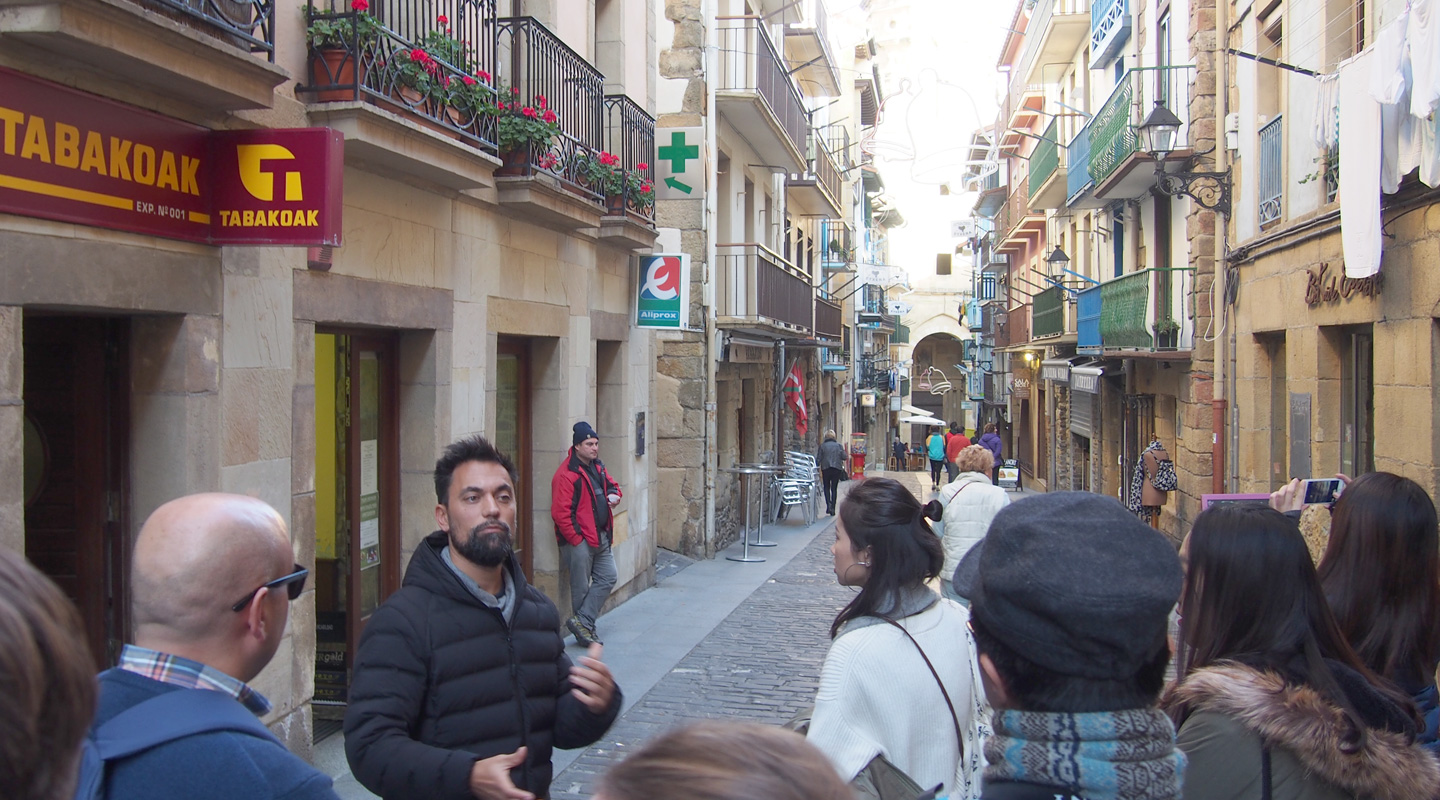 Observing the tourists in Getaria, Spain and assessing their potential impact on the locals