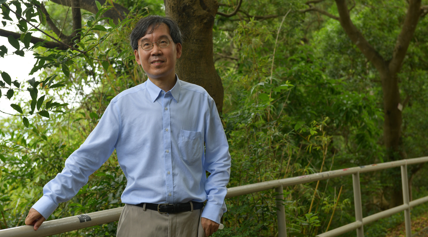  ‘The Lover’s Road and Alumni Trail are the most scenic trails in CUHK,’ said Li who has worked at the University for 14 years