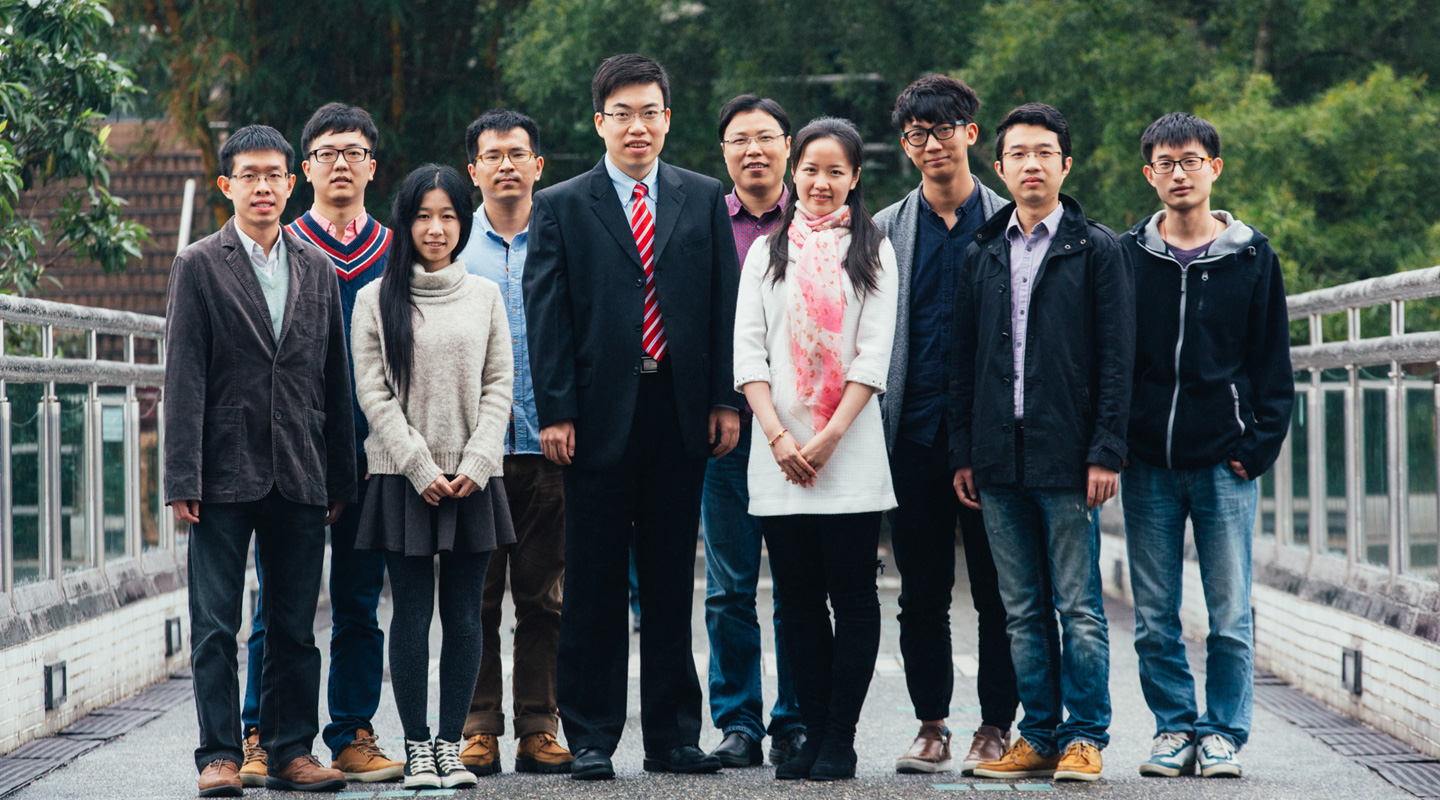 Professor Huang and his research students