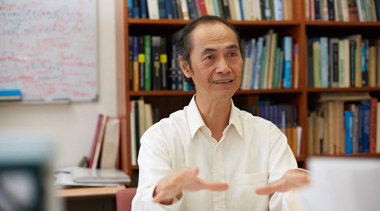 Professor Leung developed the Fuzzy-Logic-Based Expert System Shell, or FLESS, with Leung Kwong-sak in the 1980s