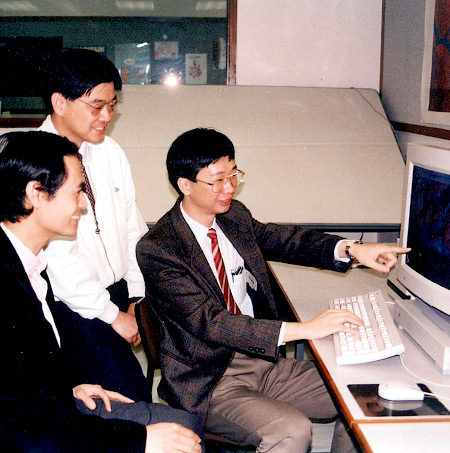 <em>Prof. Fung Tung</em> (right)<em>, Prof. Leung Yee </em>(left) <em>and Prof. Leung Kwong-sak</em> (centre)<em> worked on an intelligent Geography Information System to monitor and analyse Hong Kong’s environmental change as early as 1993 </em>