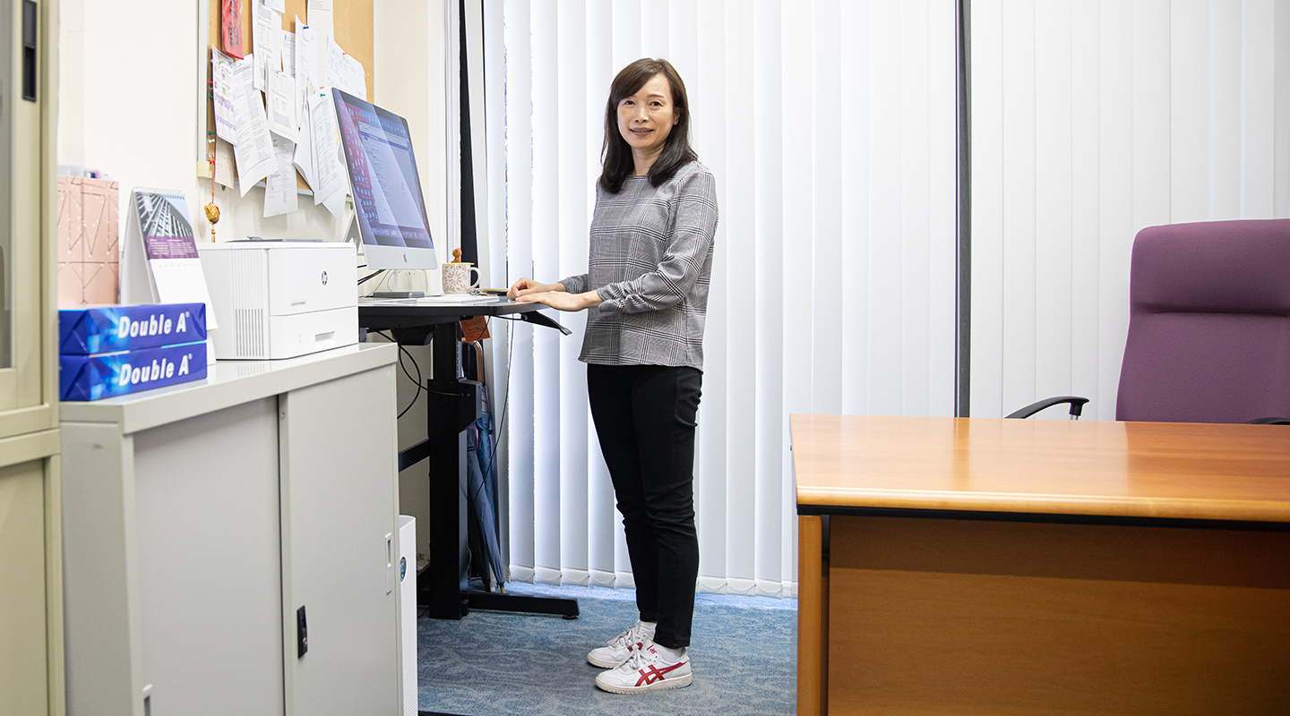 Professor Sit wears comfortable shoes to get herself moving more. She keeps pairs of high heels at the office and in her car so that she could change to a formal look anytime. She uses a standing desk at work to reduce sitting time as much as possible