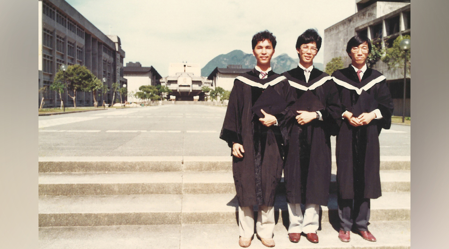 Bankee <em>(left)</em> at the University Mall with his CUHK pals, Wong Chuk-yan <em>(centre)</em>, now a world-renowned fund manager, and Haksin Chan <em>(right)</em>, currently head and associate professor at the Department of Marketing of the Hang Seng University of Hong Kong <em>(courtesy of interviewee)</em>