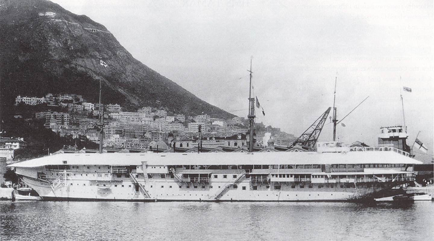 1941年在維多利亞港鑿沉的添馬艦。2014年底在灣仔填海工程期間發現的沉船殘骸極有可能為此享負盛名的英國皇家海軍軍艦