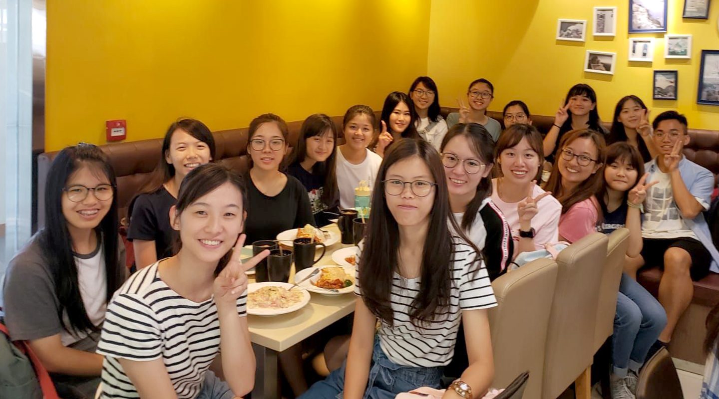 Schoolmates dining together from time to time (courtesy of interviewee)