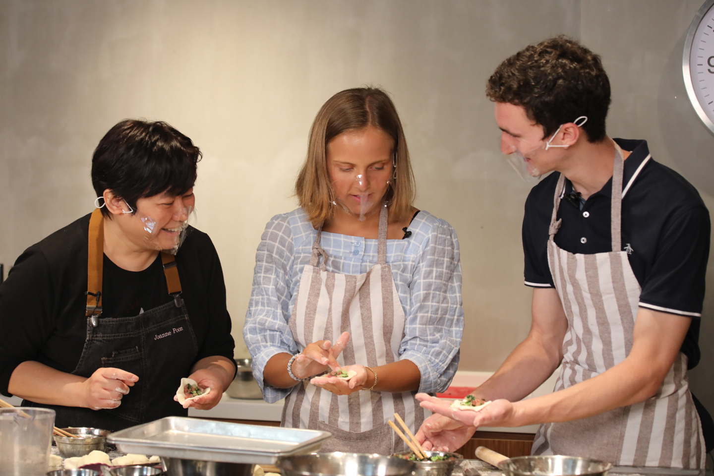 A virtual cooking class hosted by exchange students studying at CUHK is broadcasted live to audiences across the world as part of a virtual cultural activity that promotes Hong Kong food culture