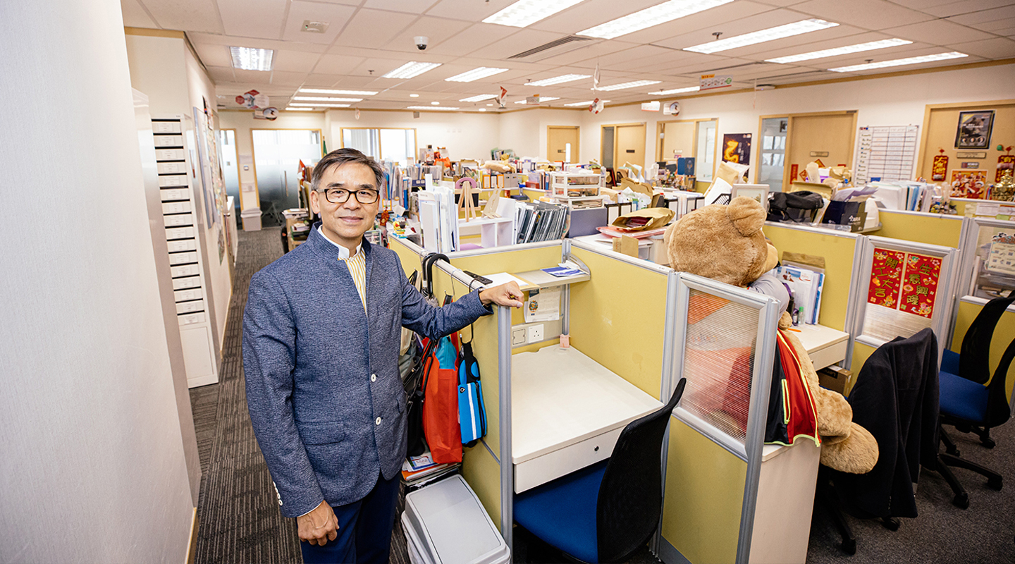 In the office that houses 1,000 insurance agents managed by Titus Yu, every seat, however small it is, must be earned by hard work