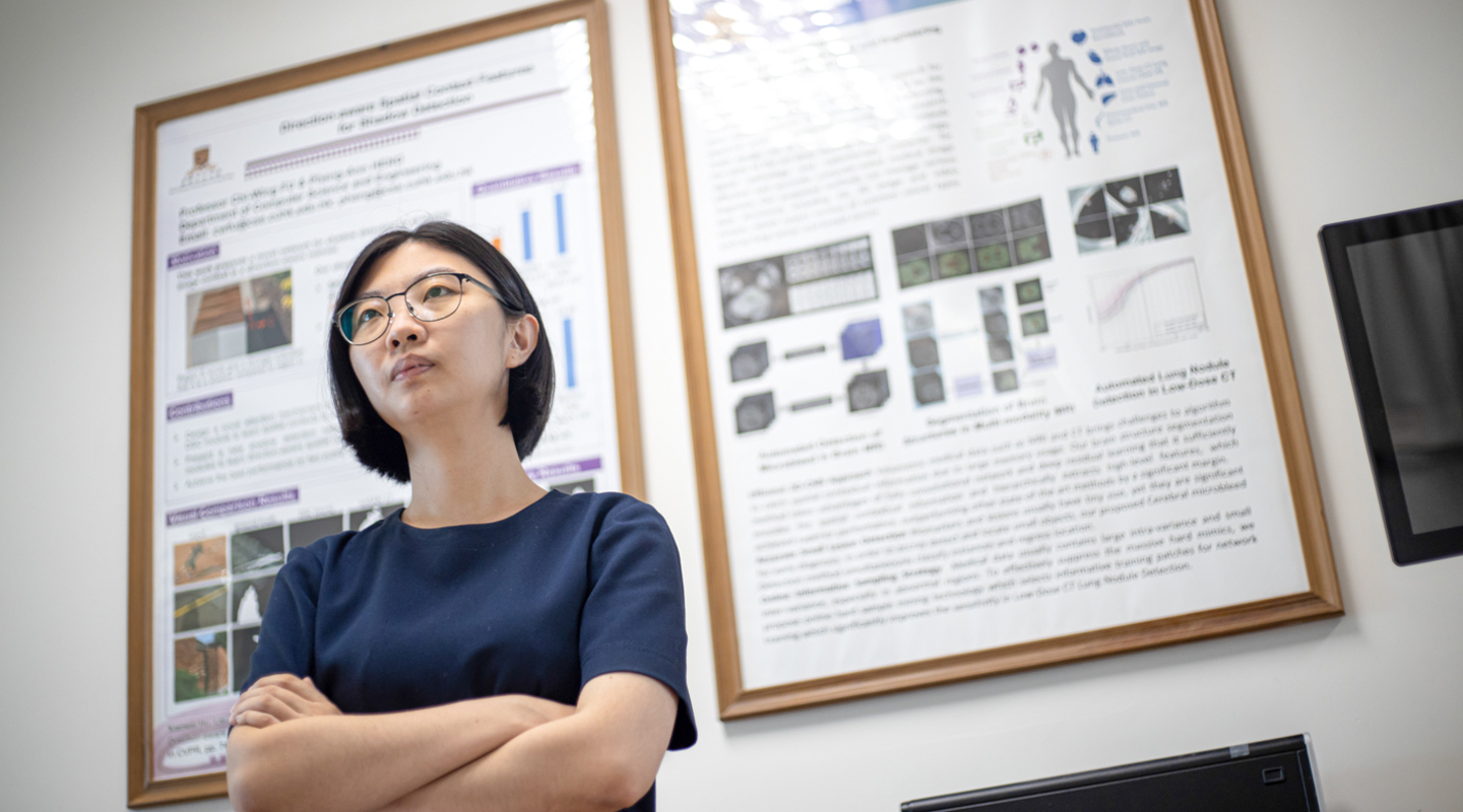 Professor Dou and her team receive the 2021 ICRA Best Paper Award in Medical Robotics, a highly competitive award in the field of robotics and automation