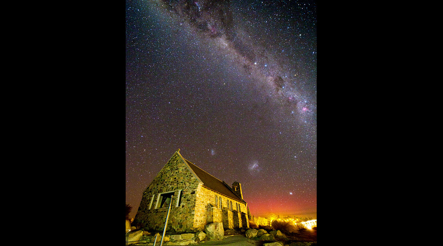 帶領紐西蘭天文遊學團時攝得銀河、大小麥哲倫雲與極光於同一幀<em>（受訪者提供）</em>