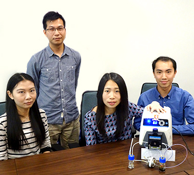 <em>Members of the research team: </em>(from left)<em> PhD student Ms. Li Zhejun, research associate Dr. Weng Guo-ming, Prof. Lu Yi-Chun, and research assistant Mr. Simon Tam</em>